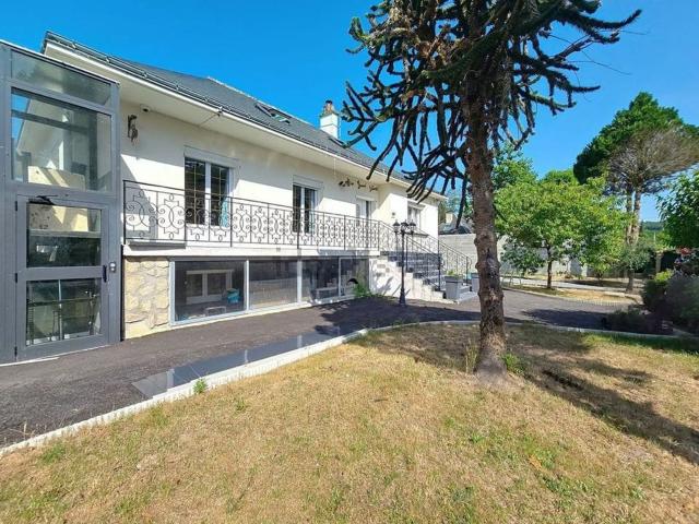 Maison, Monts
