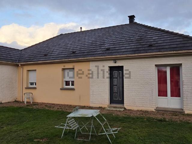 Maison, Monts sur Orne