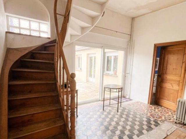 Maison Morbecque 7 pièce s 196 m2 Cachet de l'ancien, beaux volumes et fort potentiel