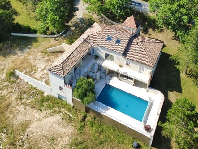 Maison, Mauroux
