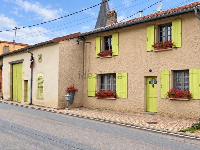 Maison, Mauvages