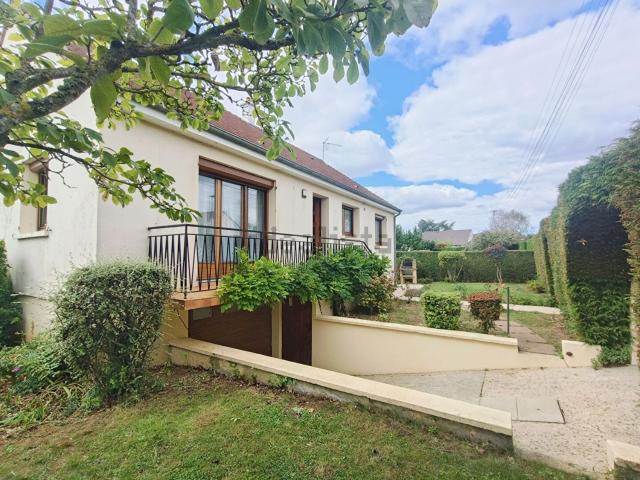 Maison, May sur Orne