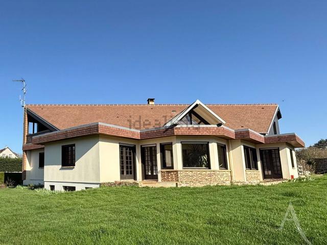 Maison, May sur Orne