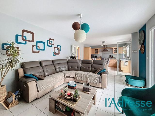 Maison Mayenne 7 pièce s 165 m2