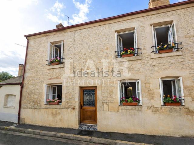 Maison, Macé