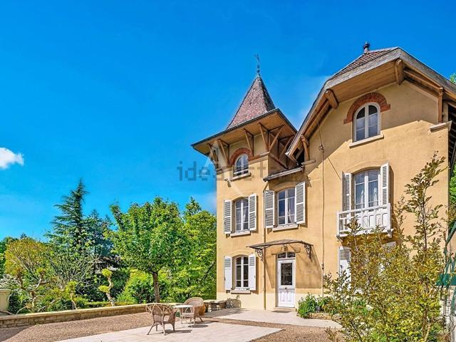 Maison, Mâcon