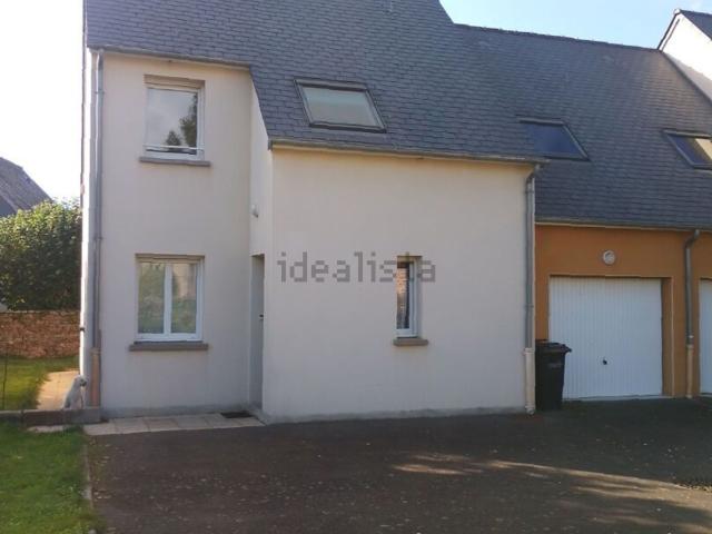 Maison, Maen Roch