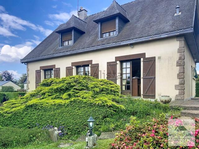 Maison, Maen Roch