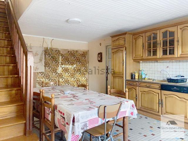 Maison, Maen Roch
