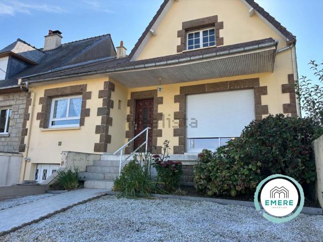 Maison, Maen Roch