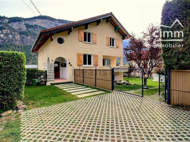 Maison, Magland