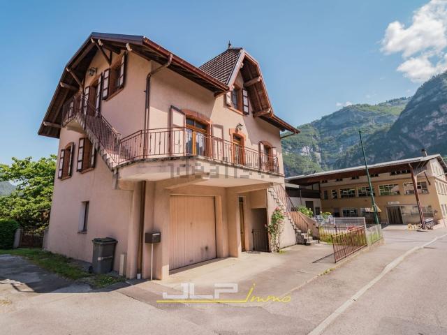 Maison, Magland