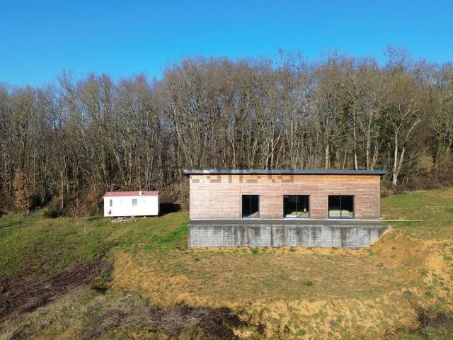 Maison, Magnan