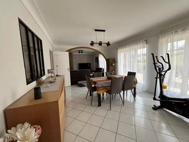 Maison magnifiquement entretenue avec appartement indépendan. 207m² Salies de Béarn