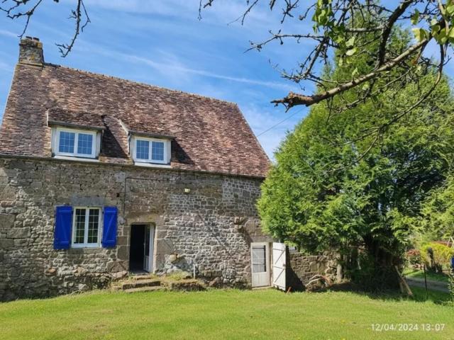 Maison, Magny le Désert