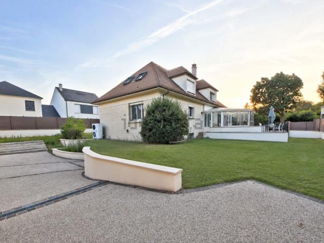 Maison, Magny les Hameaux
