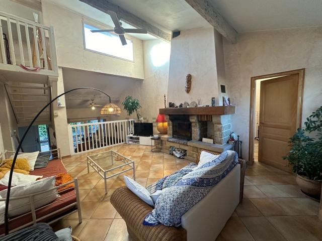 Maison, Malataverne