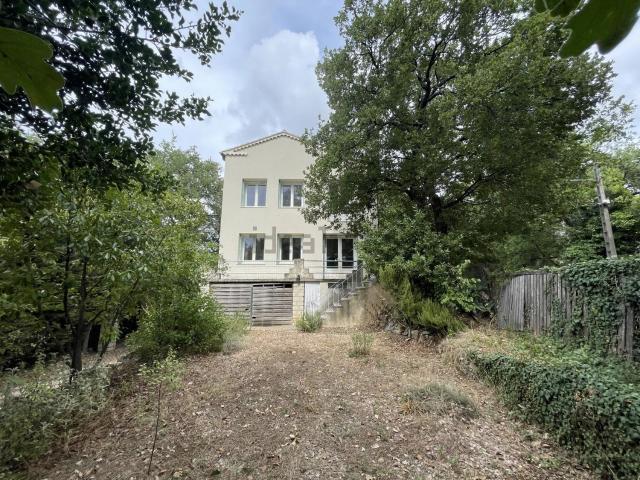 Maison, Malemort du Comtat