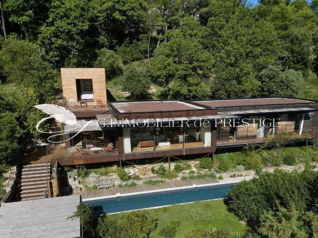 Maison, Malemort du Comtat