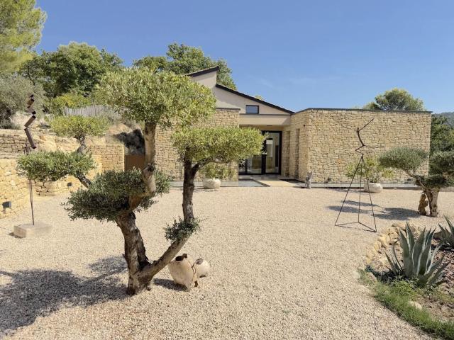 Maison, Malemort du Comtat