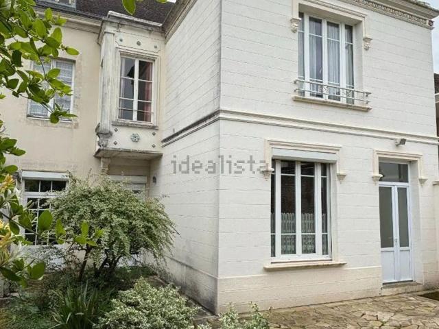 Maison, Mamers