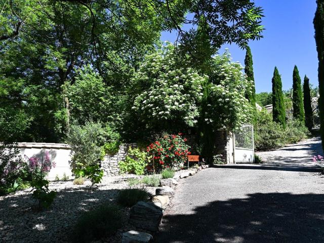 Maison, Manas
