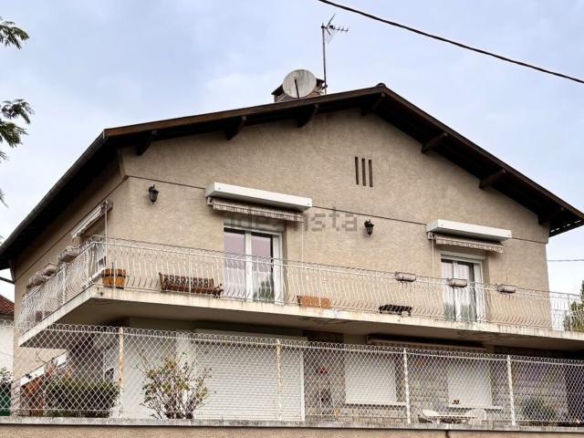 Maison, Mane