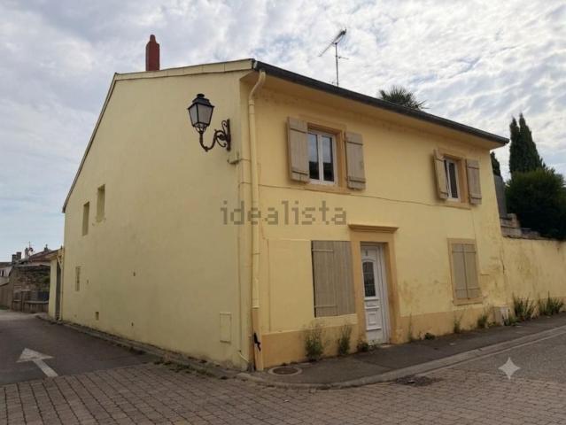 Maison, Manom
