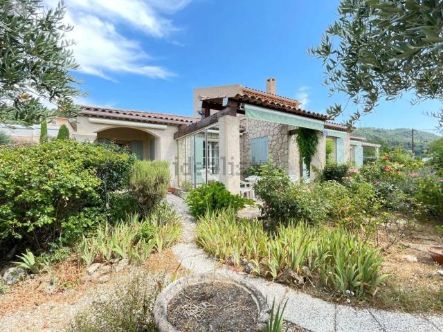 Maison, Manosque
