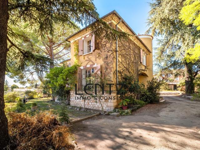 Maison, Manosque