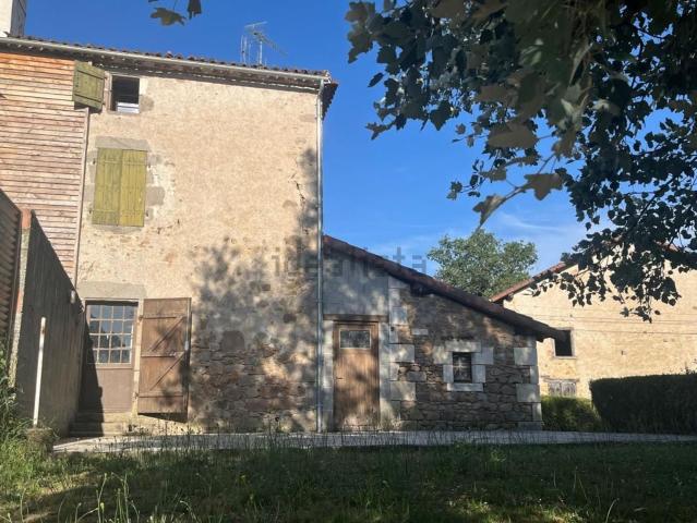 Maison, Manot