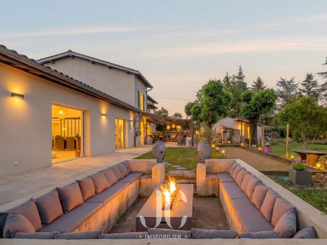 Maison, Marcilly d&apos Azergues