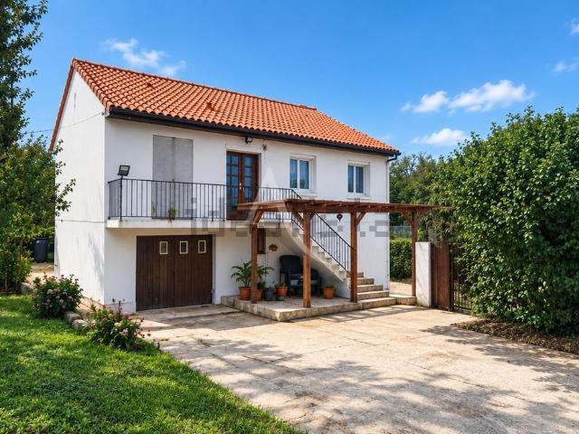 Maison, Marigny Chemereau