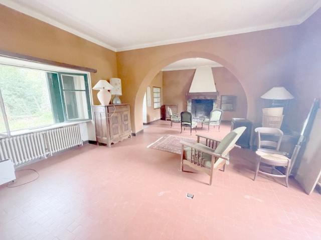 MAISON MAS AUTENTHIQUE sur plus de 5 hectares 215m² Saint Christol lez Alès