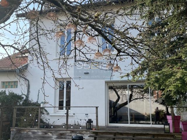 Maison meublé avec Piscine 15 rue Général André 69008 LYON