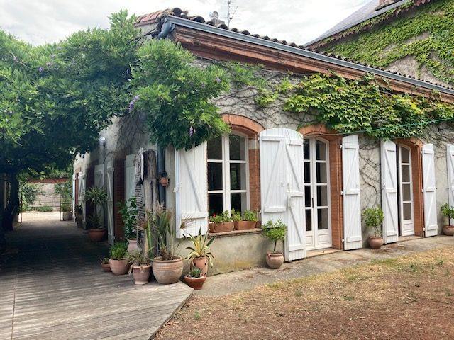 Maison meublé à louer 4 pièces 132 m²