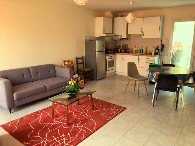 Maison meublé de type 3, en location avec terrasse, parking