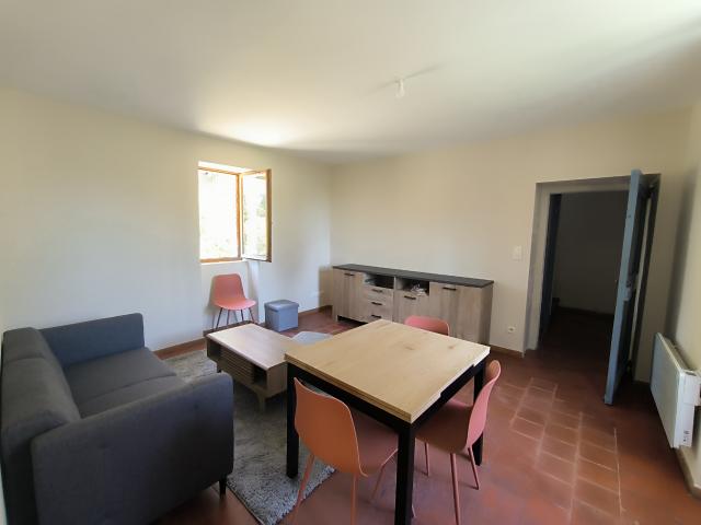 Meublé de 72m2 avec une cour privative de 80m2