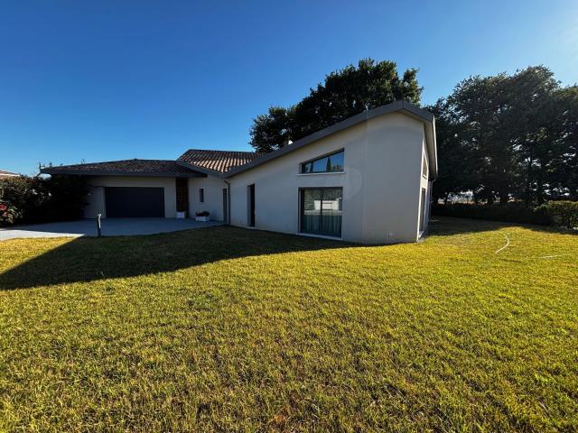 Maison meublée 4 pièces 140 m²