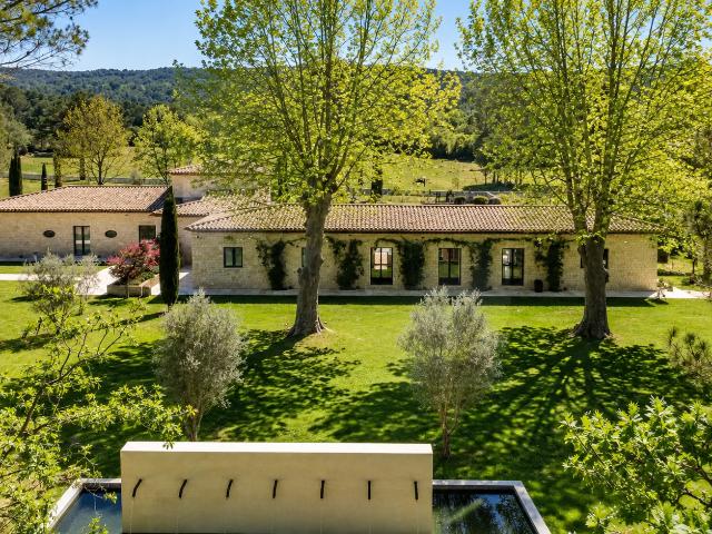 MAISON MEUBLEE 520M²