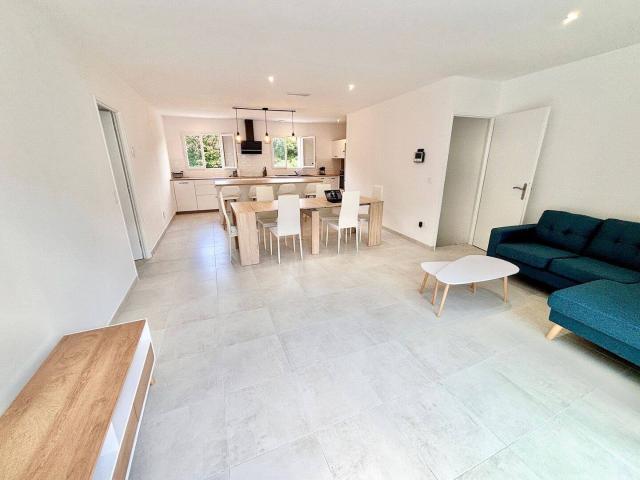 Maison meublée 5 pièces 124m² + piscine + double garage