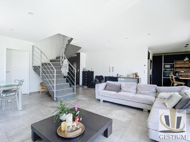 Maison meublée 5 pièces 136 m²