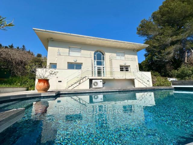 Maison meublée 5 pièces 150 m²