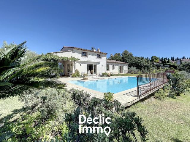 Maison meublée 5 pièces 208 m²