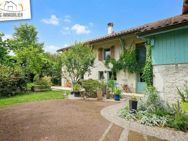 Maison meublée 5 pièces 213 m²