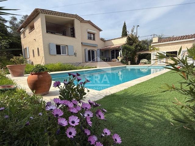 Maison meublée 6 pièces 158 m²