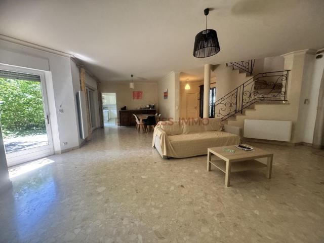 Maison meublée 6 pièces 179 m²