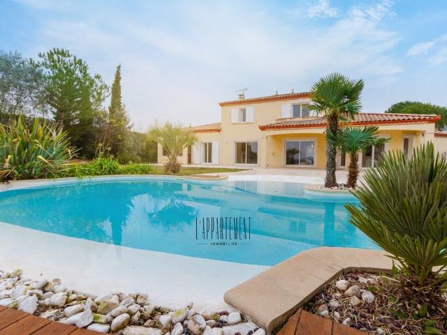 Maison meublée 6 pièces 191 m²