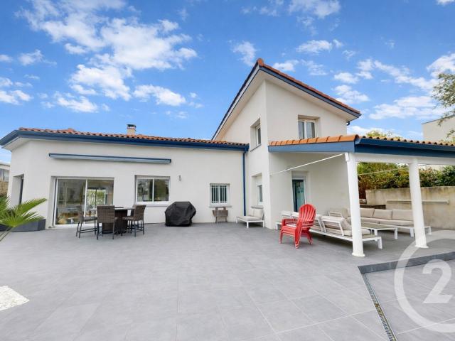 Maison meublée 6 pièces 200 m²