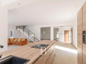 Maison meublée 6 pièces 204 m²